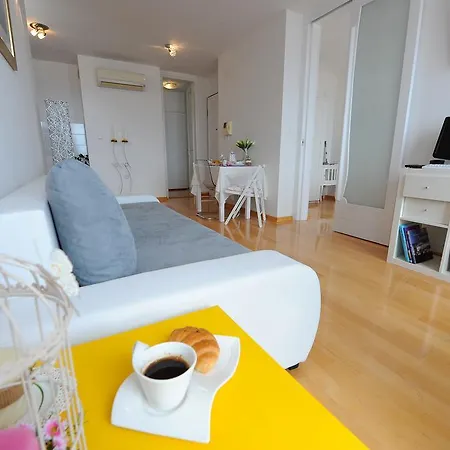 Gold Apartment