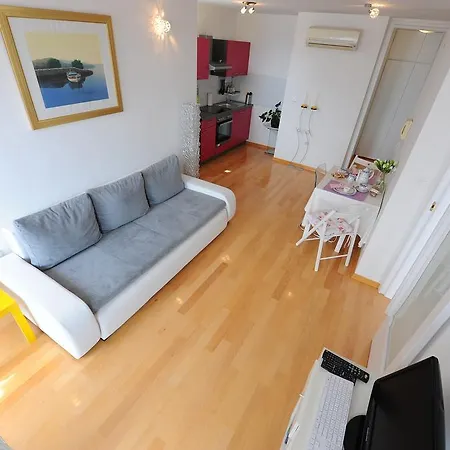 Gold Apartment