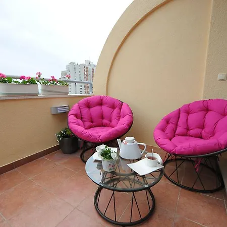 Апартаменты Gold Сплит