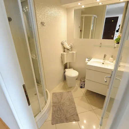 Gold Apartment *